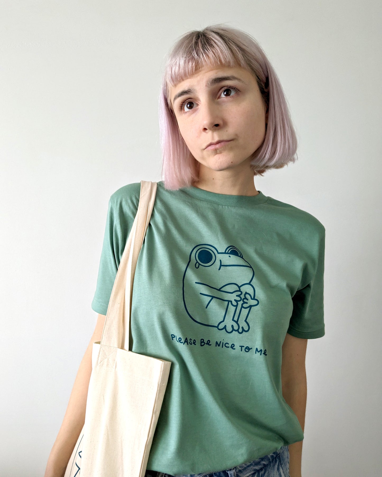 Please Be Nice to Me - Frog Sage T-shirt