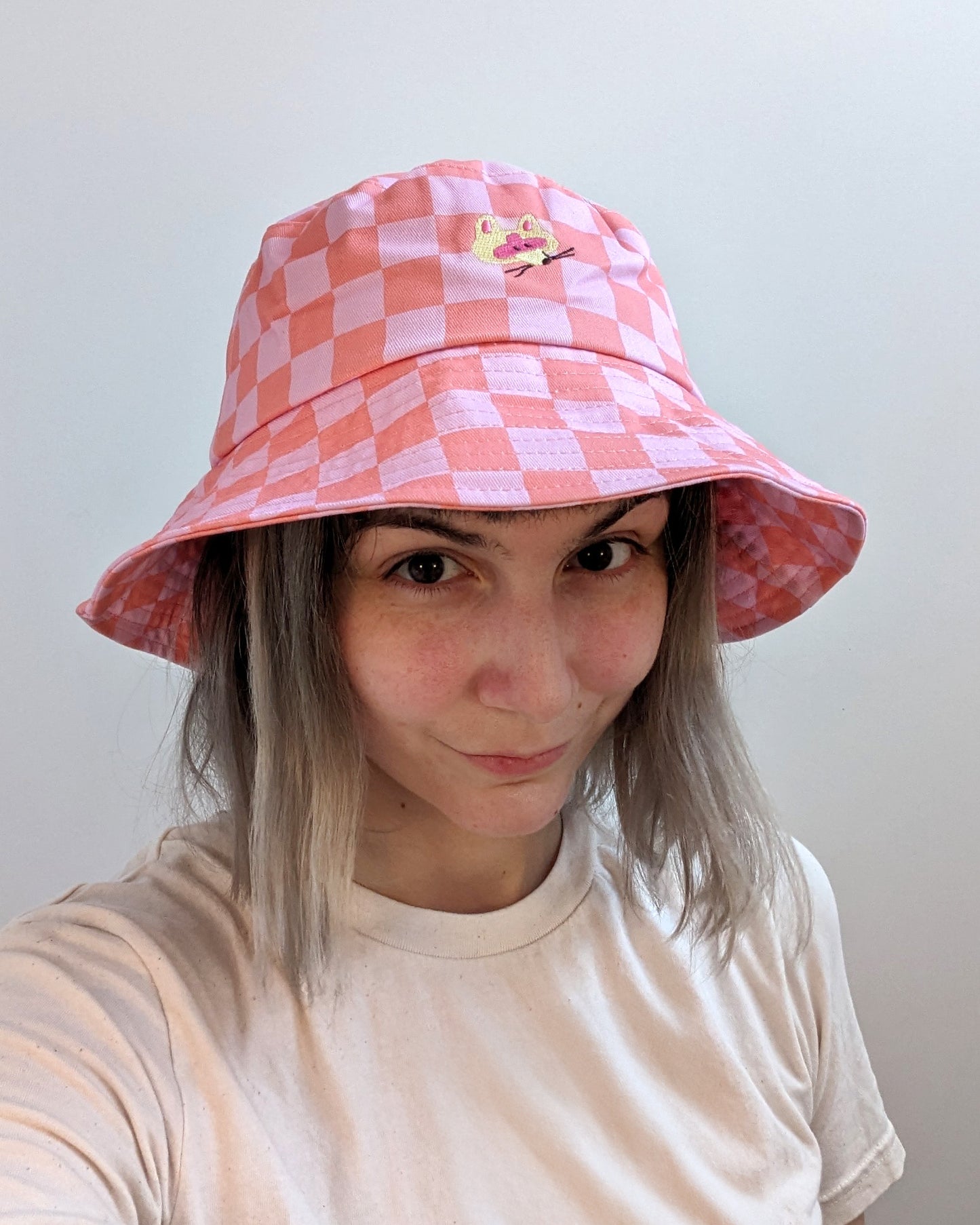 Funky Raccoon - Checkered Bucket Hat